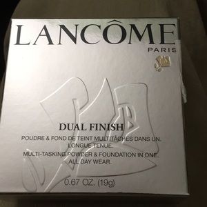 Lancôme Dual Finish Powder